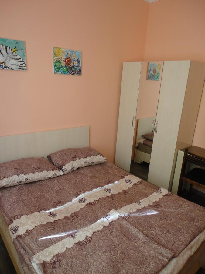 Like Home Guesthouse & Tours Yerevan Ngoại thất bức ảnh