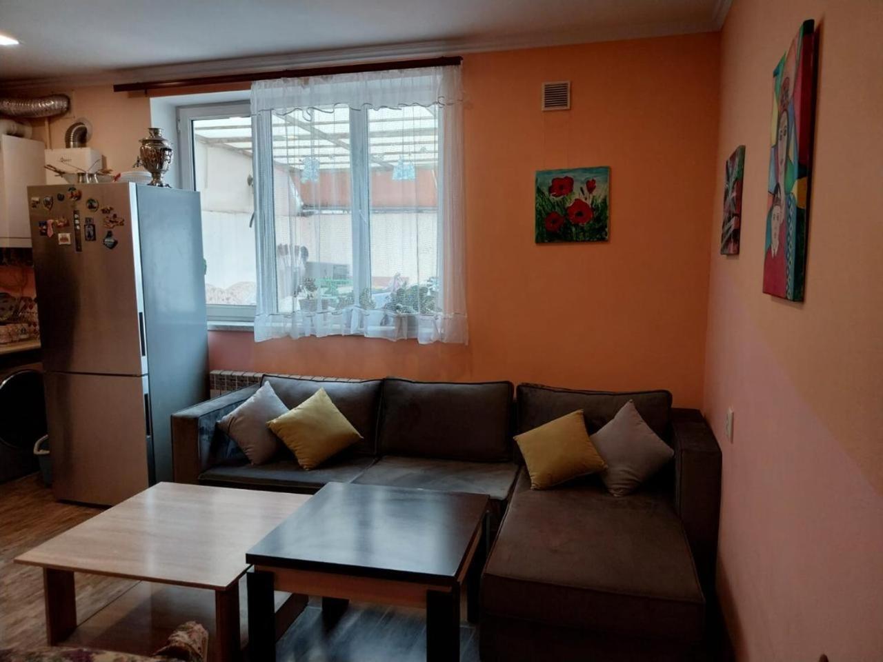 Like Home Guesthouse & Tours Yerevan Ngoại thất bức ảnh